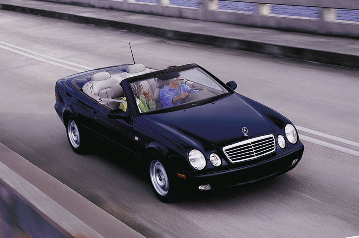 Cho thuê xe cưới Mercedes CLK 320 giá shock
